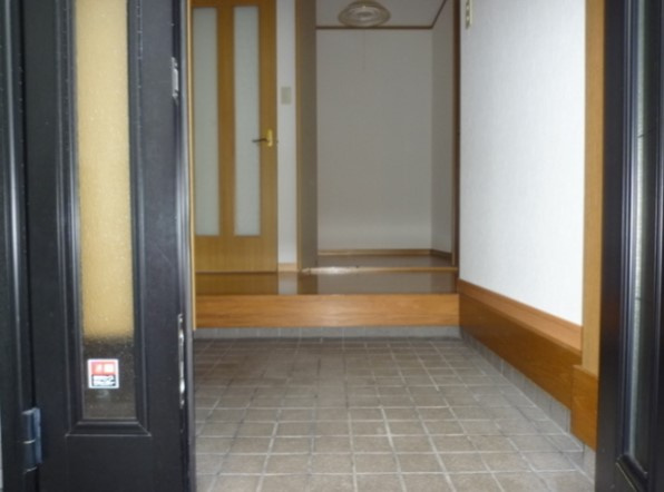 弥生台キャッスルの玄関