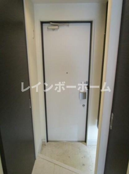 フロイデ津田沼の玄関