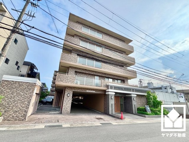 パデシオン醍醐駅前の外観