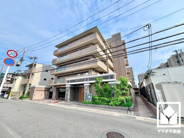 パデシオン醍醐駅前の外観