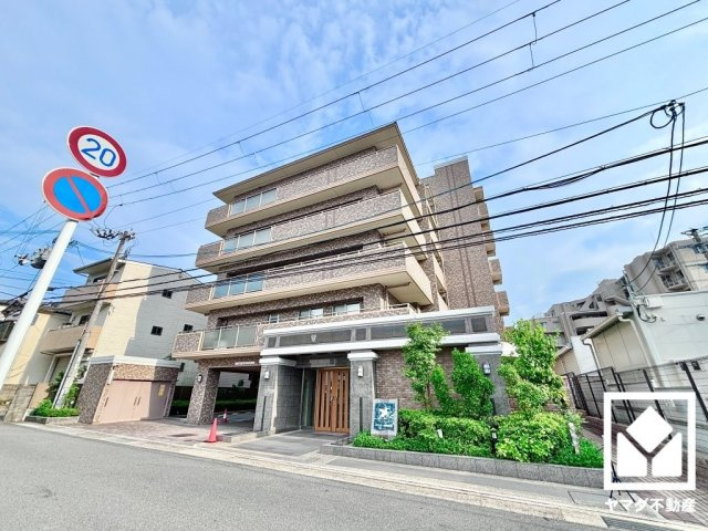 パデシオン醍醐駅前の外観