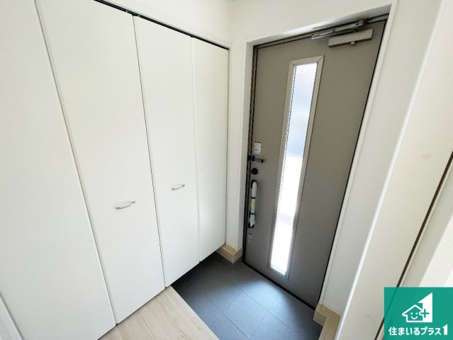 神戸市西区伊川谷町有瀬　第7期　新築一戸建ての玄関|シューズボックスにはたくさんの靴が収納できるので玄関周りはいつもスッキリ！ご家族が増えても安心！