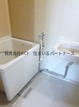カーサ・エスメラルダA棟の浴室|お風呂で日々の疲れを落としましょう