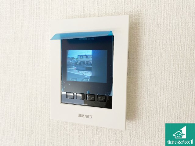 神戸市西区伊川谷町有瀬　第7期　新築一戸建ての防犯設備|カラーモニターインターホン！声だけでなく来訪者の姿や顔がモニターで確認できるので、小さなお子様がいらっしゃるご家庭でも安心できます！
