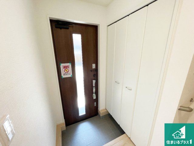 神戸市西区伊川谷町有瀬　第7期　新築一戸建ての玄関|シューズボックスにはたくさんの靴が収納できるので玄関周りはいつもスッキリ！ご家族が増えても安心！