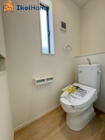 神戸市西区伊川谷町有瀬第7　2号棟　新築戸建のトイレ|【ホームページに現地動画掲載中】●年中無休：当日予約可●トイレが2か所あるので夜中もや朝も楽ちん。