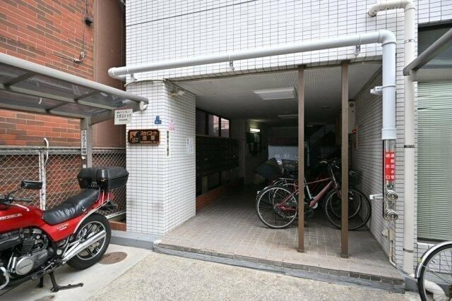 スカイコート田端のエントランス