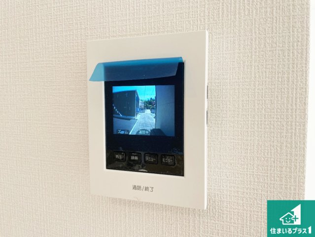 神戸市西区伊川谷町有瀬　第7期　新築一戸建ての防犯設備|カラーモニターインターホン！声だけでなく来訪者の姿や顔がモニターで確認できるので、小さなお子様がいらっしゃるご家庭でも安心できます！