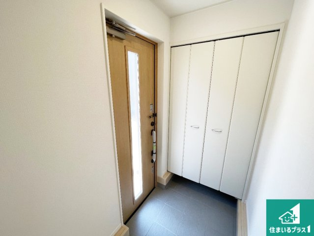 神戸市西区伊川谷町有瀬　第7期　新築一戸建ての玄関|シューズボックスにはたくさんの靴が収納できるので玄関周りはいつもスッキリ！ご家族が増えても安心！