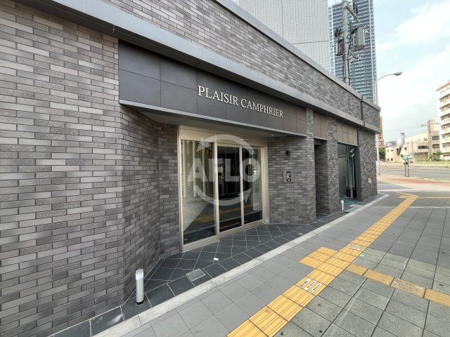 PLAISIR CAMPHRIERのエントランス|PLAISIR　CAMPHRIER　エントランス