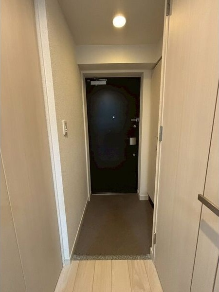プレサンスジェネ栄の玄関