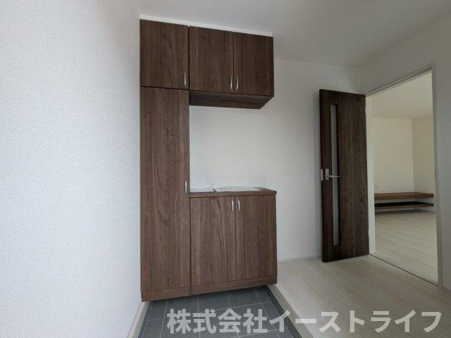 【新築戸建】　いわき市勿来町窪田町通1丁目第1　長期優良住宅のキッチン|同社施工写真　浄水器一体型水栓です。蛇口をひねればいつでもおいしい水が飲めるのが嬉しいです(^^)/水はねの音や食器が当たる音を大幅に軽減する静音仕様のジャンボシンクです。
