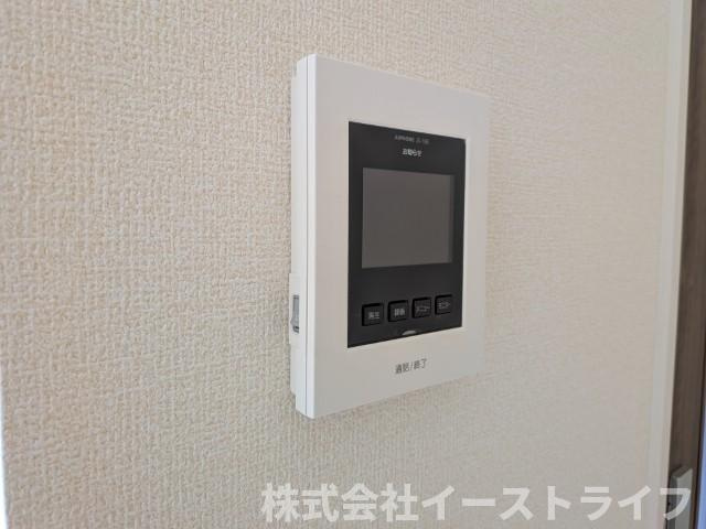 【新築戸建】　いわき市勿来町窪田町通1丁目第1　長期優良住宅の防犯設備|同社施工写真　お子さんのお留守番時など「知らない人が来たら出なくてもいい」と教育しておけば、防犯面でも格段に良くなります。