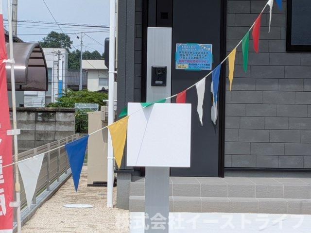 【新築戸建】　(予約あり)　いわき市勿来町窪田町通1丁目第1　長期優良住宅|1号棟写真　TVモニター付インターフォンの最大のメリットは、室内モニターから訪問者が誰なのか見ることができる点です。来訪者と直接顔を合わせることなくモニター越しに対応ができるのでとても便利です。