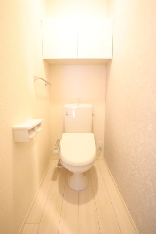 大阪市城東区今福西１丁目の賃貸マンションのトイレ