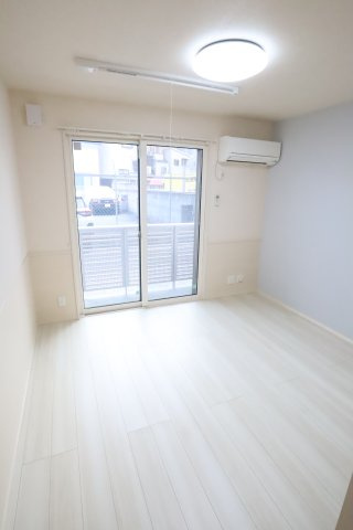 大阪市城東区今福西１丁目の賃貸マンションの居間・リビング