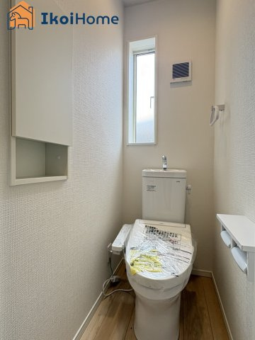 神戸市西区伊川谷町有瀬第7　3号棟　新築戸建のトイレ|【ホームページに現地動画掲載中】●年中無休：当日予約可●1階・2階ウォッシュレット付のお手洗い。