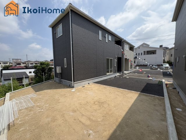 神戸市西区伊川谷町有瀬第7　3号棟　新築戸建の駐車場|【ホームページに現地動画掲載中】●年中無休：当日予約可●駐車スペース3台ございます！自転車バイクも可