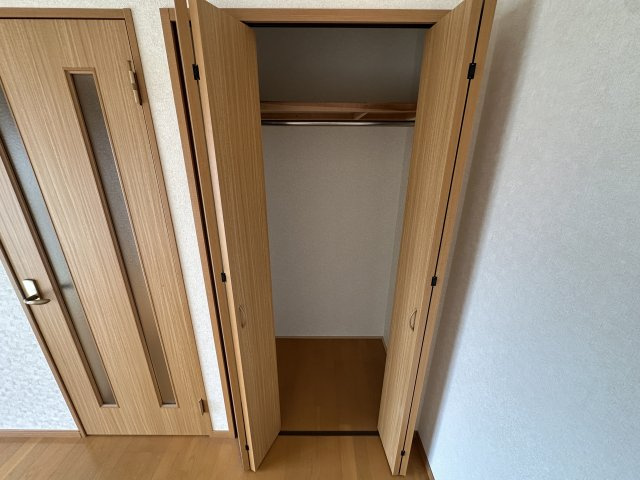 川崎市多摩区菅北浦１丁目の賃貸マンションの収納