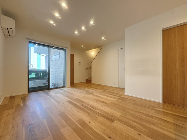 【居間・リビング】 | 城南区長尾３丁目　中古一戸建☆仲介手数料無料☆