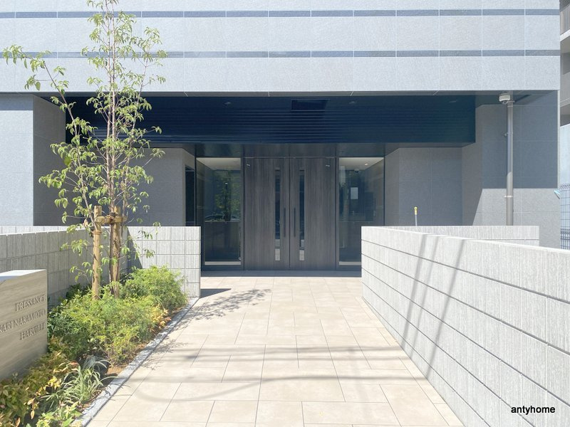 プレサンスOSAKA東成中本ハーヴィル　仲介手数料無料のエントランス