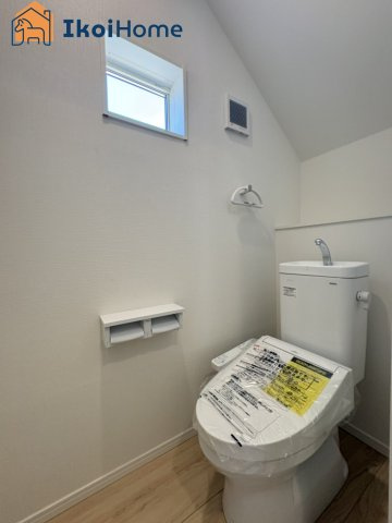 神戸市西区伊川谷町有瀬第7　4号棟　新築戸建のトイレ|【ホームページに現地動画掲載中】●年中無休：当日予約可●1階・2階ウォッシュレット付のお手洗い。
