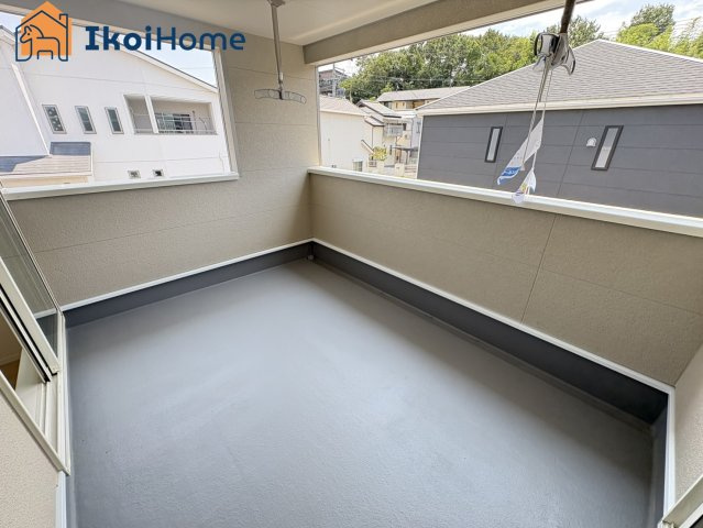 神戸市西区伊川谷町有瀬第7　4号棟　新築戸建のバルコニー|【ホームページに現地動画掲載中】●年中無休：当日予約可●インナーバルコニーは十分な広さがあります♪