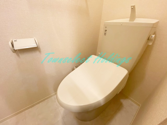 藤沢市鵠沼花沢町のアパートのトイレ