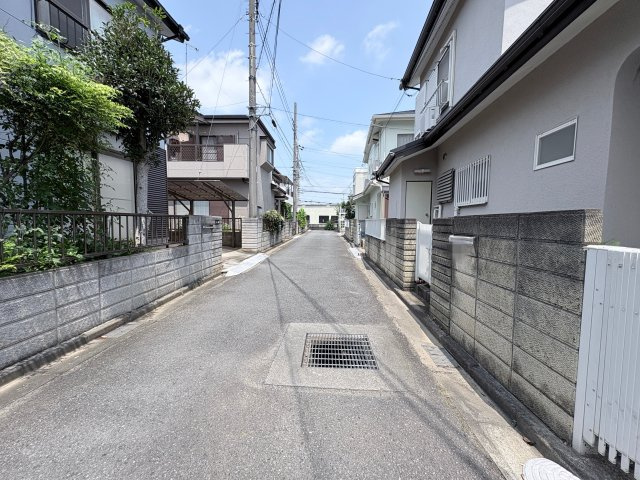 【前面道路含む現地写真】 | 深谷市東方　中古戸建