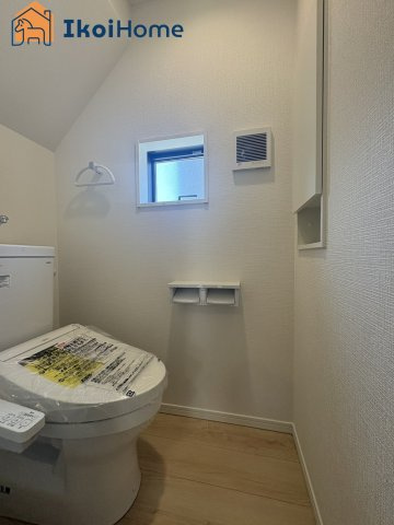 神戸市西区伊川谷町有瀬第7　5号棟　新築戸建のトイレ|【ホームページに現地動画掲載中】●年中無休：当日予約可●1階・2階ウォッシュレット付のお手洗い。
