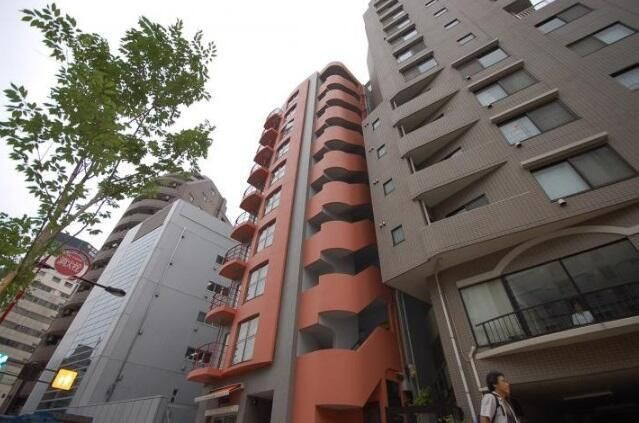 ピアーチェ西新宿の外観|■角部屋■最上階■都市ガス■デザイナーズ■敷地内専用ゴミ置場