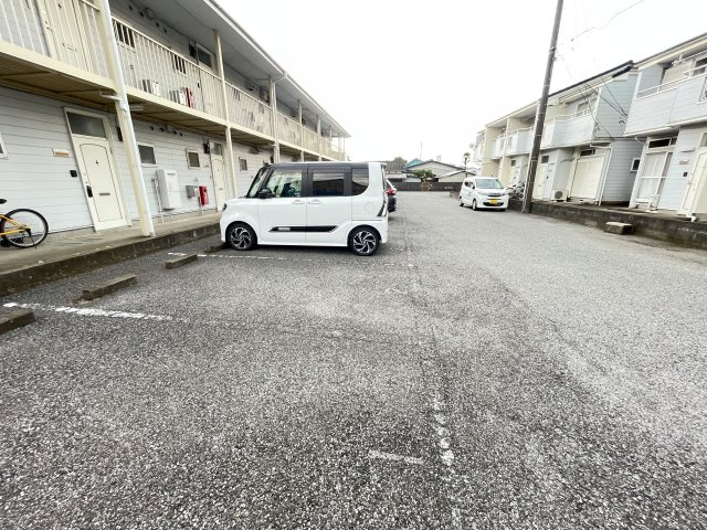 ビューラー天王　A棟の駐車場