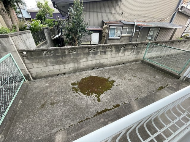 ビューラー天王　A棟の庭