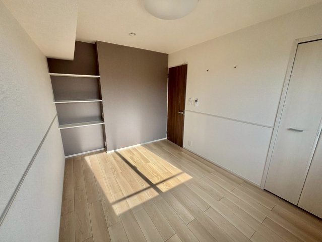 アーバン桜の洋室