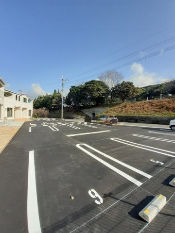 カーサ・デラ・パーチェⅡの駐車場