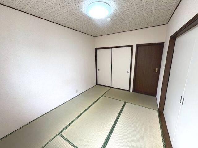 ワイエイハイツの寝室