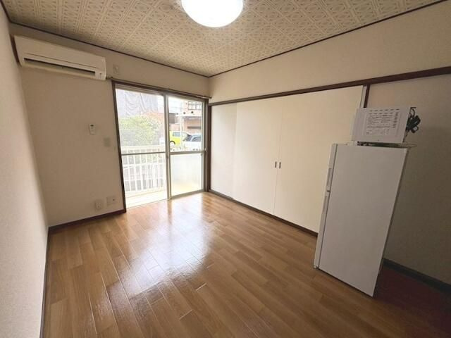 ワイエイハイツの寝室
