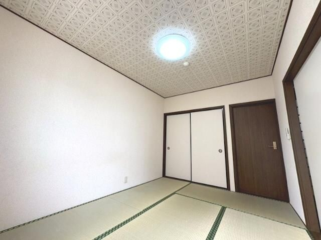 ワイエイハイツの寝室
