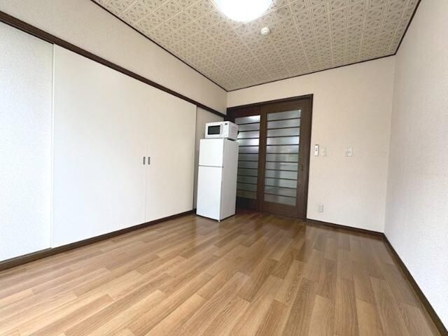 ワイエイハイツの内装