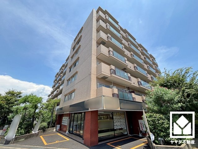 ユニ宇治小倉マンションの玄関