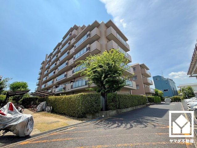 ユニ宇治小倉マンションの外観