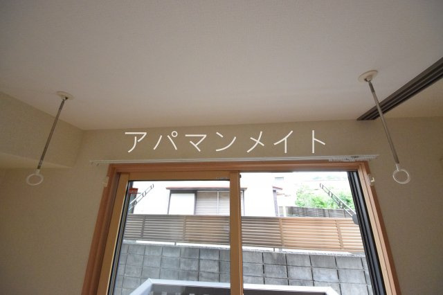 【設備】 | エスポワールⅡ | 便利な室内物干し付き！