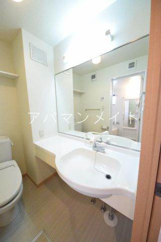 【洗面所】 | エスポワールⅡ | 忙しい朝には欠かせない洗面所です