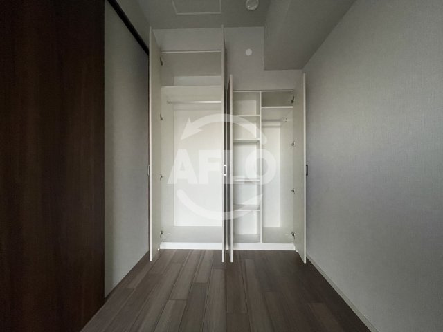 プレミストタワー靱本町　明治小学校区の収納|プレミストタワー靭本町　クローゼット