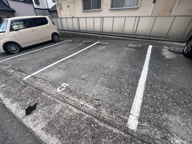 サンビレッジ高丸の駐車場