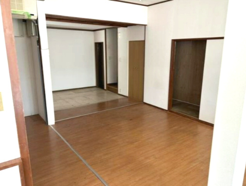 太秦多藪町住居付店舗の内装