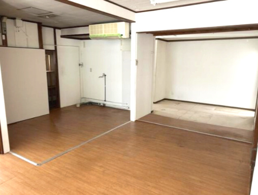 太秦多藪町住居付店舗の内装