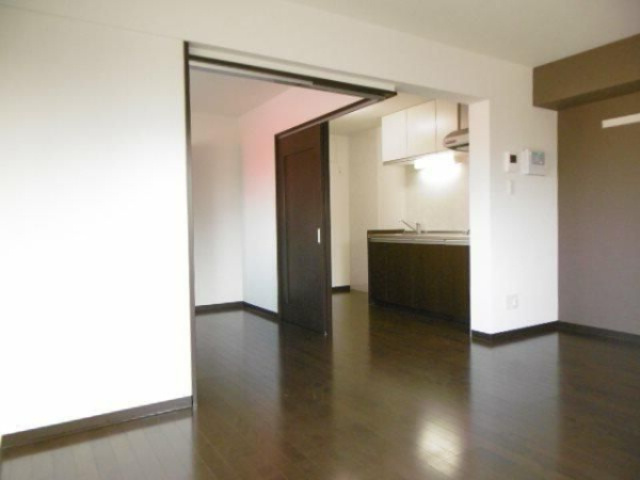 町田市小山町の賃貸マンションの居間・リビング