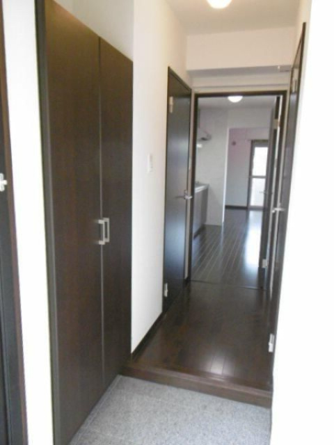 町田市小山町の賃貸マンションの玄関