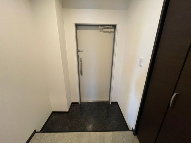 豊中市曽根東町２丁目の賃貸マンションの玄関